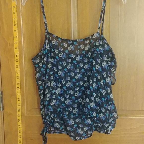 AE Sheer Easy Ruffle Tank - Picture 2 of 4